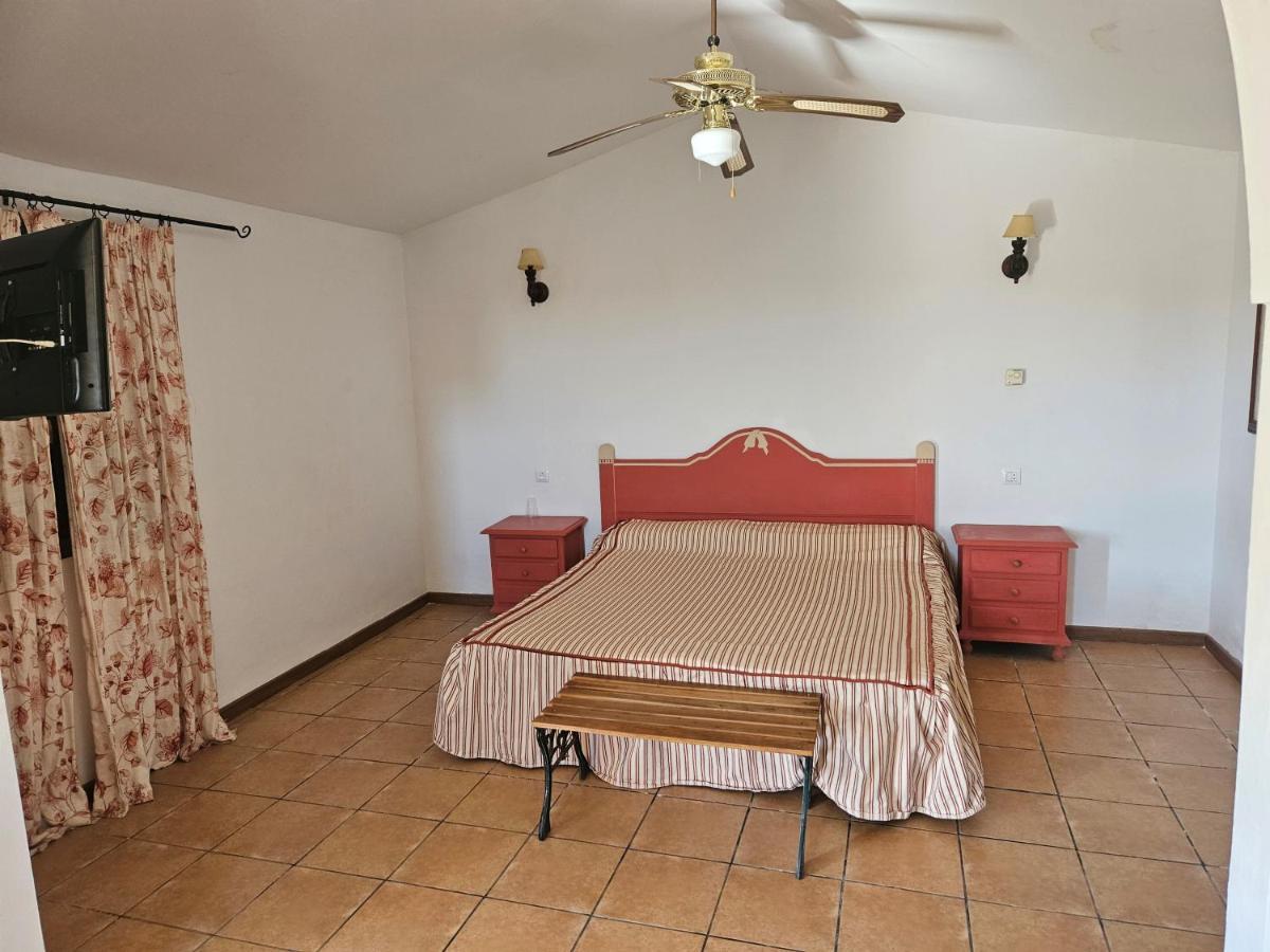 Hotel Rural Portilla De Monfraguee Toril  ภายนอก รูปภาพ